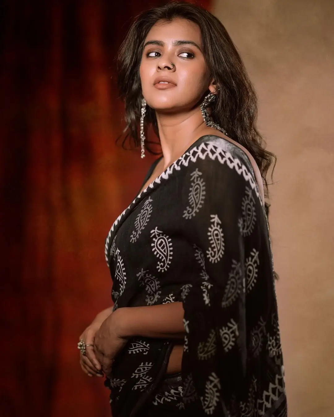 Beautiful Indian Actress Hebah Patel in Black Saree